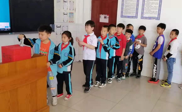 1621324600809235.jpg 三年一.jpg